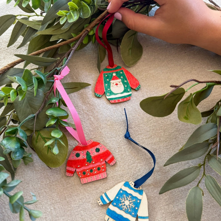 Cotton Twist: Christmas Jumper Decoration Kit